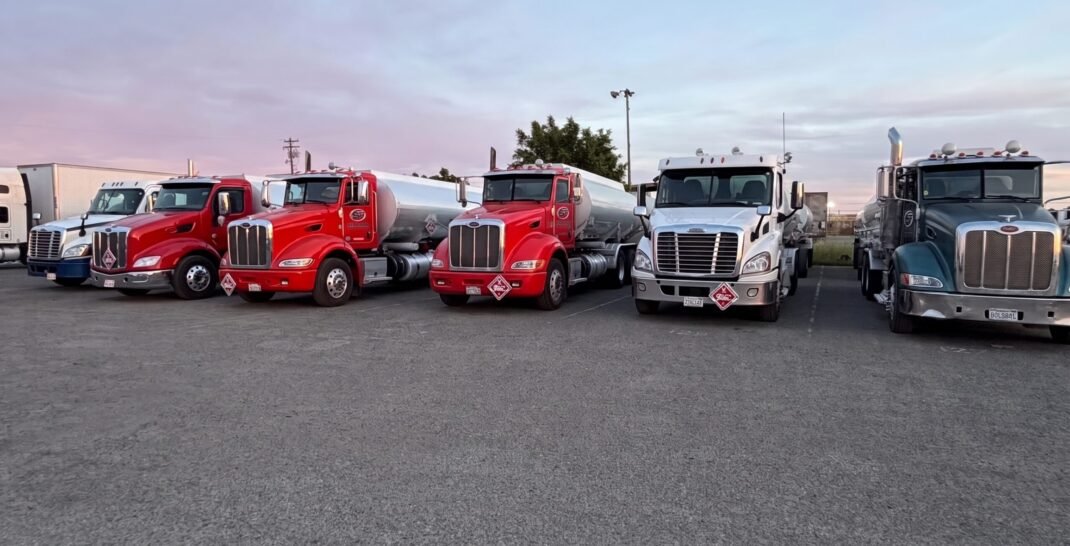 Recreate_image_trucks_logo_2K_202607210117 (5)